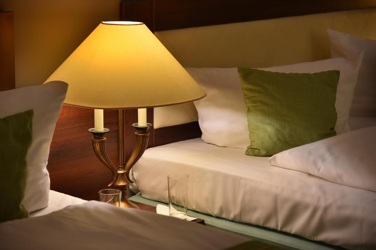 Hotel Prague Season Three Stars Extérieur photo