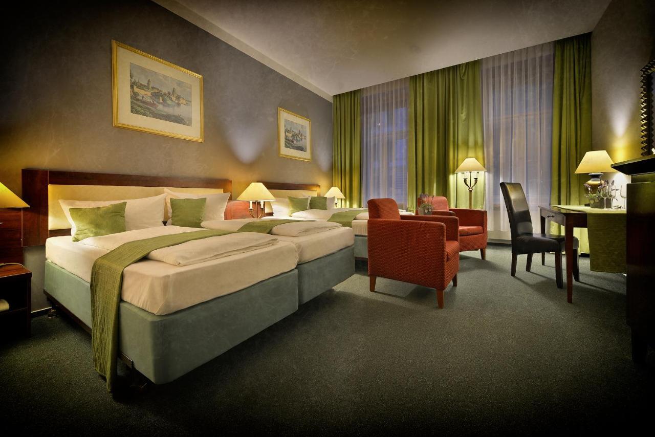 Hotel Prague Season Three Stars Extérieur photo