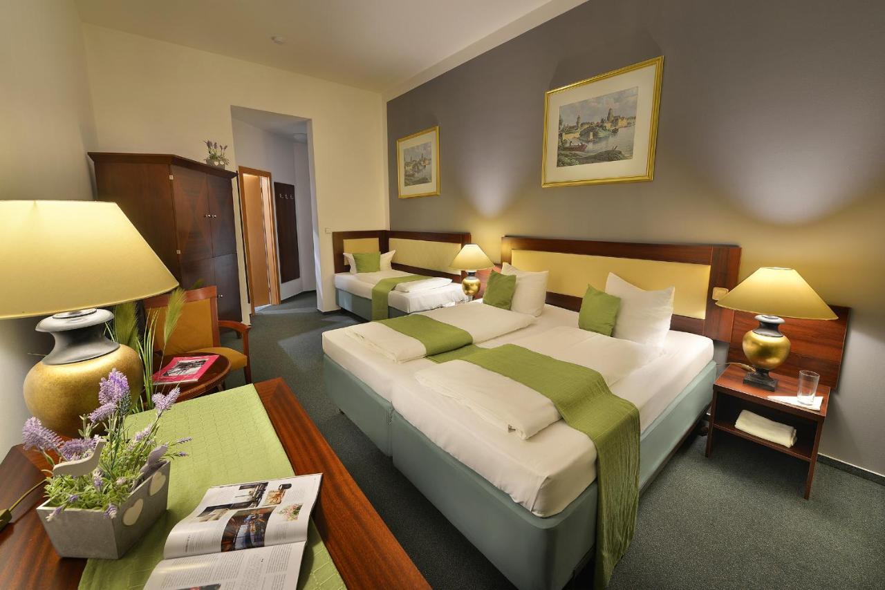 Hotel Prague Season Three Stars Extérieur photo