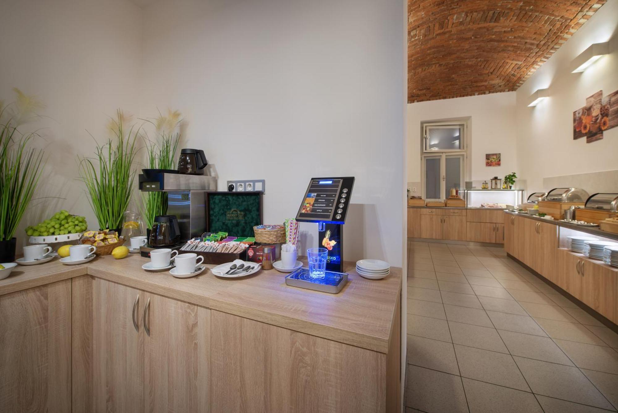 Hotel Prague Season Three Stars Extérieur photo